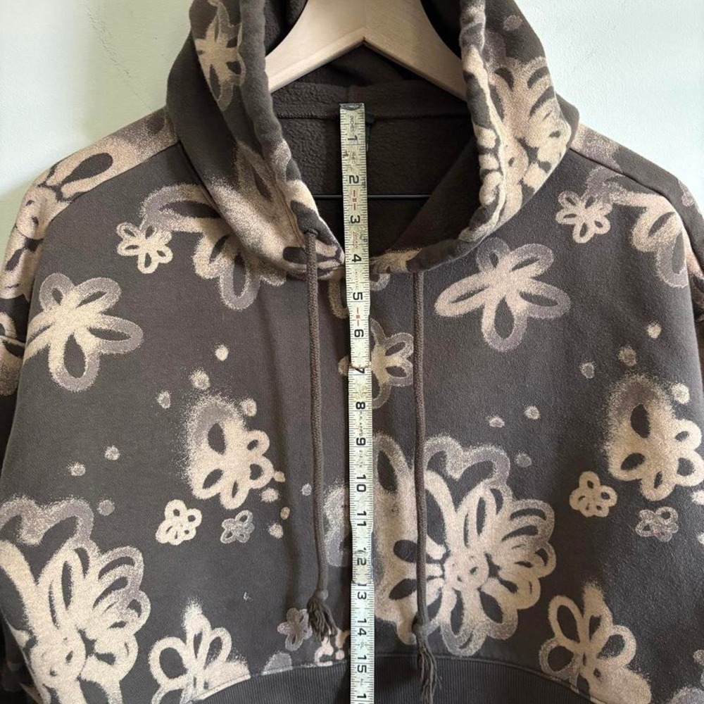 Brown & cream medium floral bleached flowers print boxy cropped hoodie - Picture 5 of 6